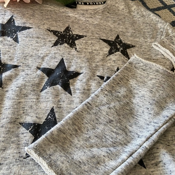 Gray sweatshirt - Picture 2 of 3